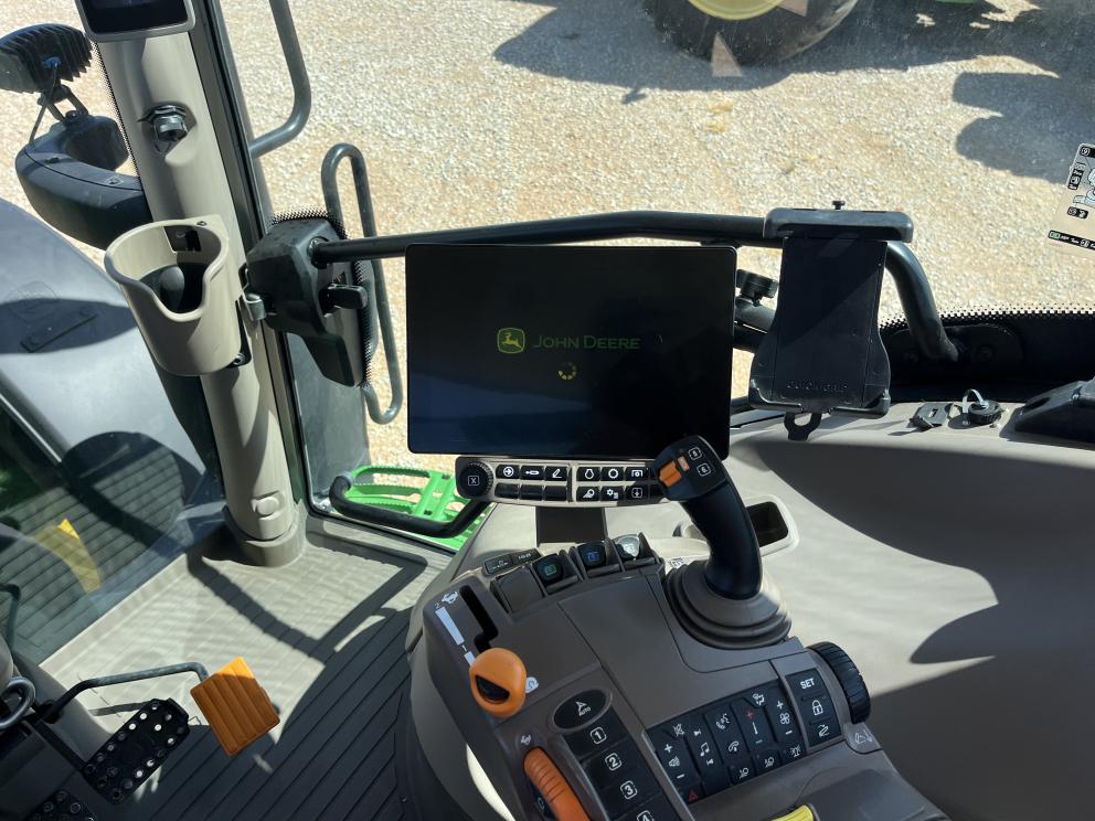 Image for 2024 John Deere 6R 155