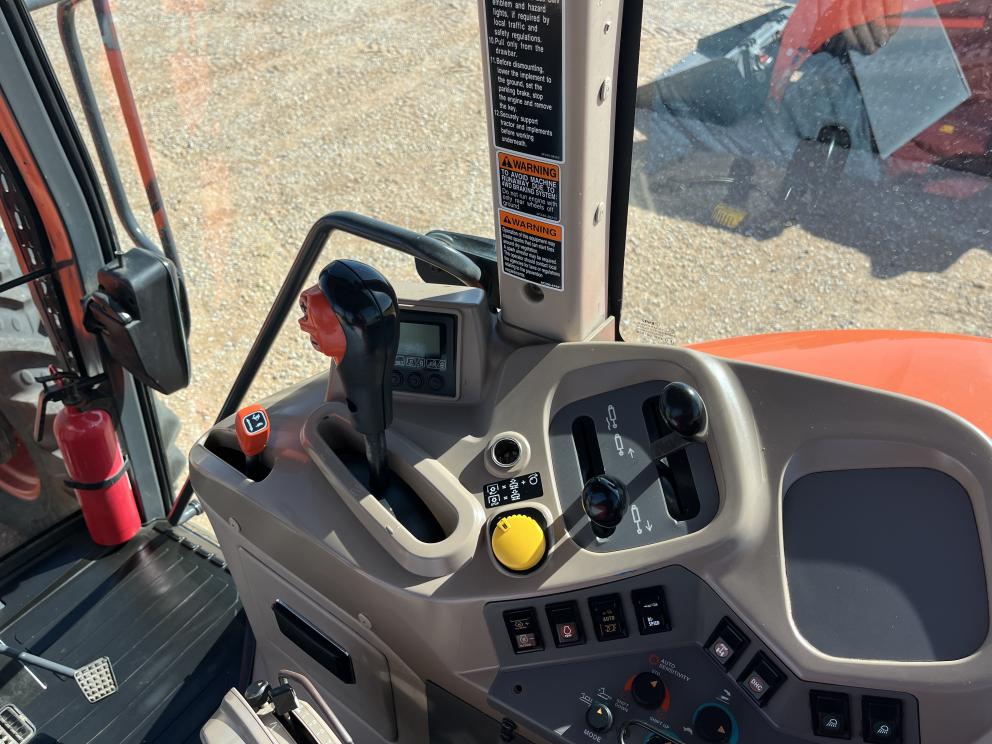 Image for 2010 Kubota M135X