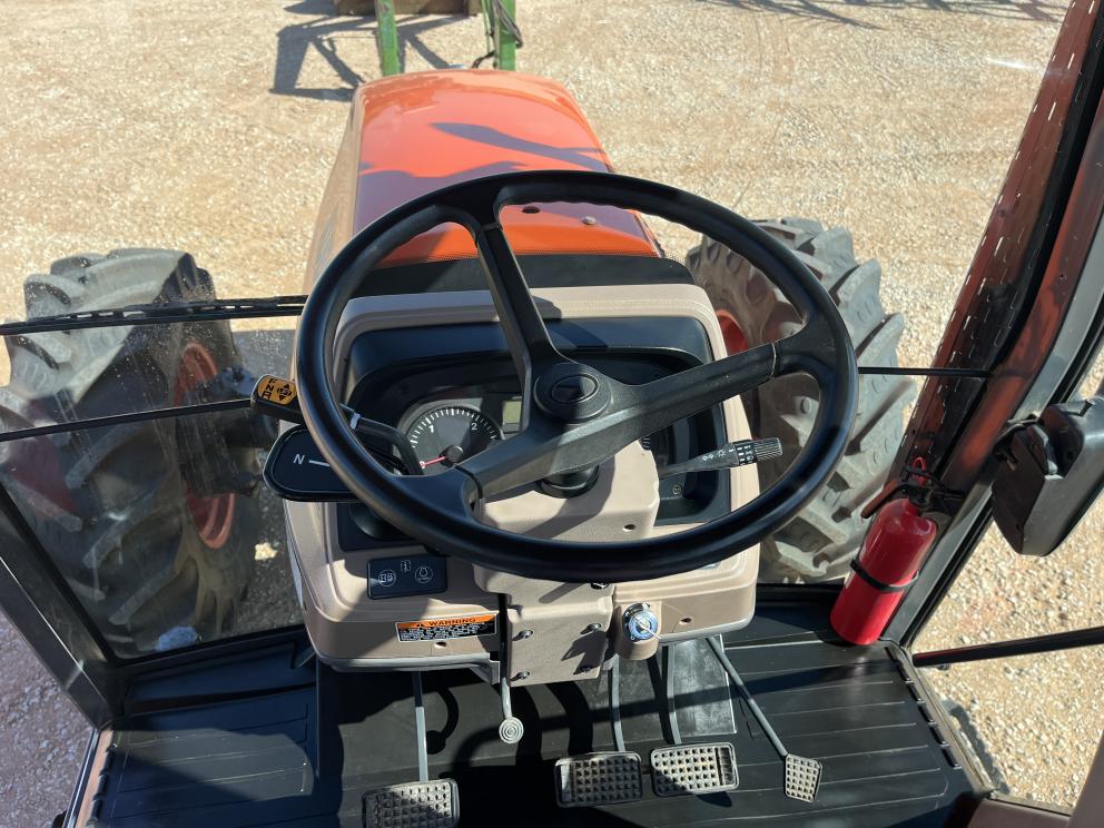 Image for 2010 Kubota M135X