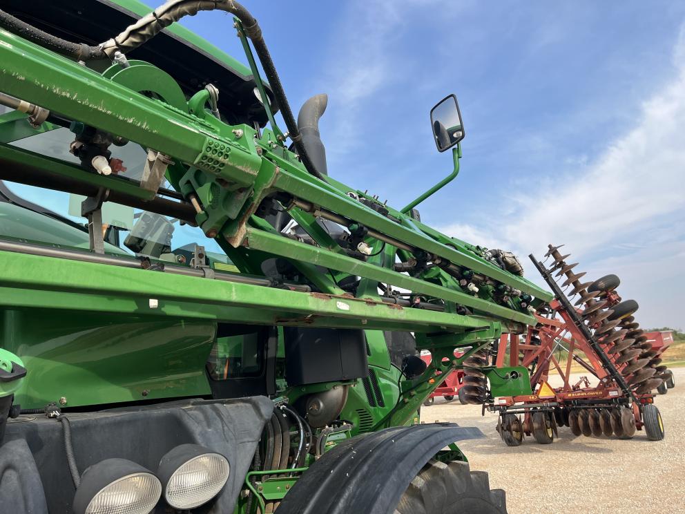 Image for 2017 John Deere R4030