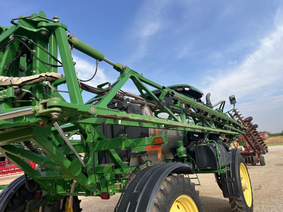 Image for 2017 John Deere R4030