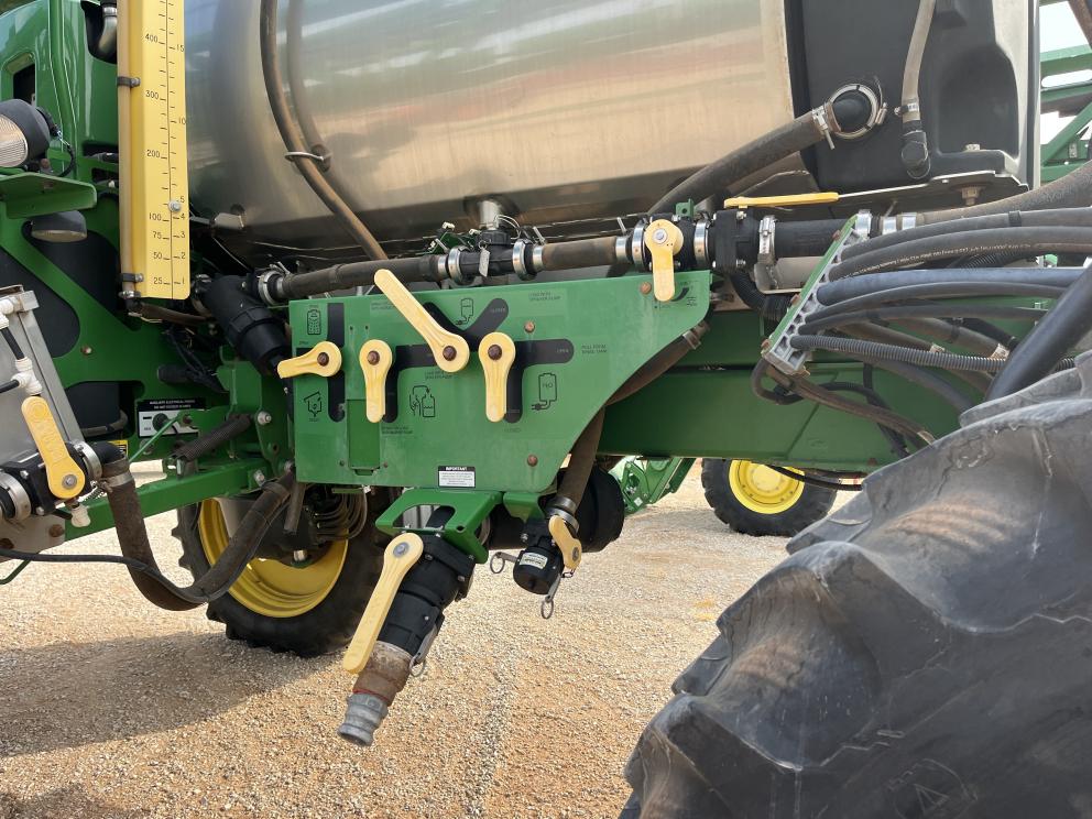 Image for 2017 John Deere R4030