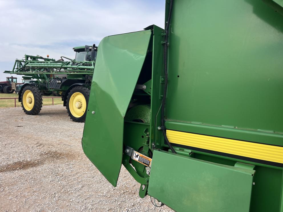 Image for 2015 John Deere 569