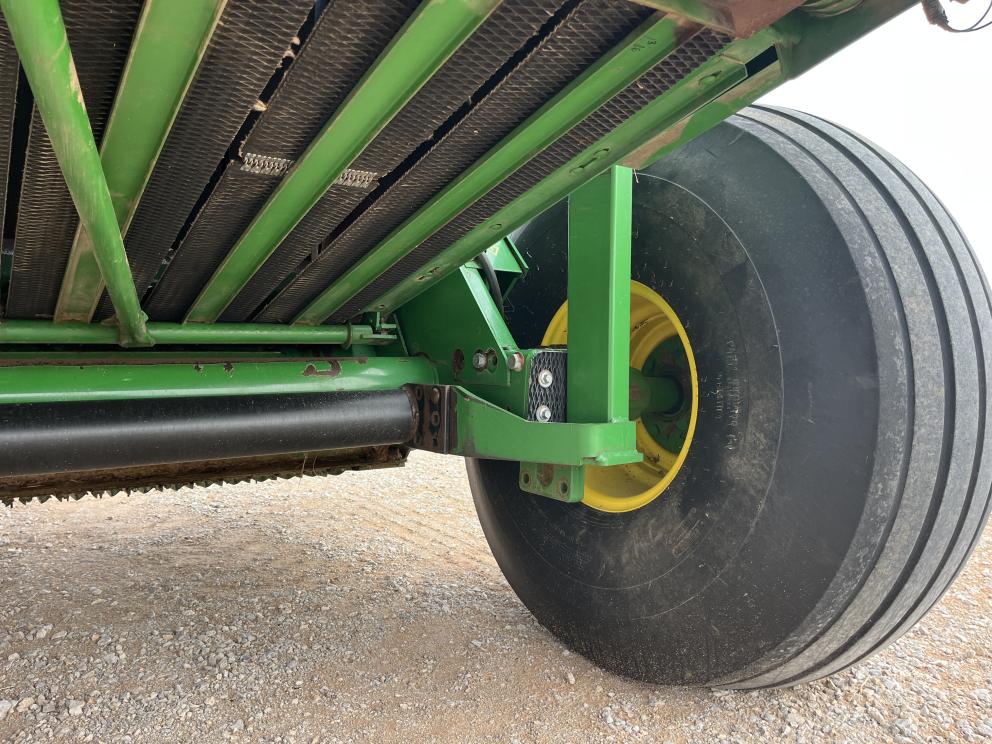 Image for 2015 John Deere 569