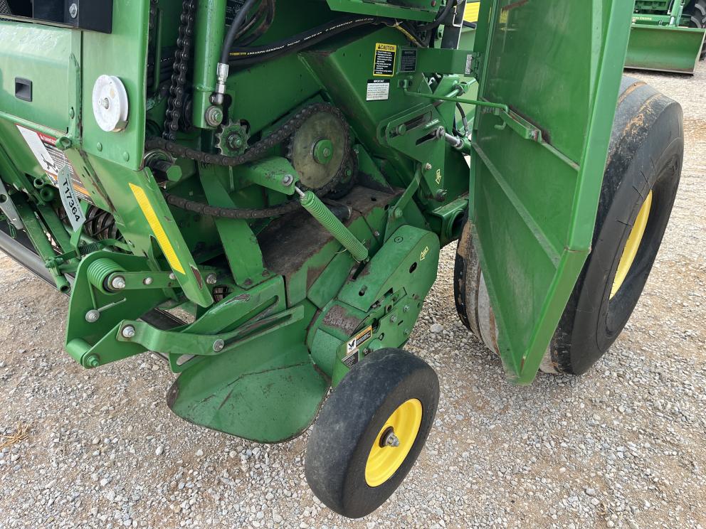 Image for 2015 John Deere 569
