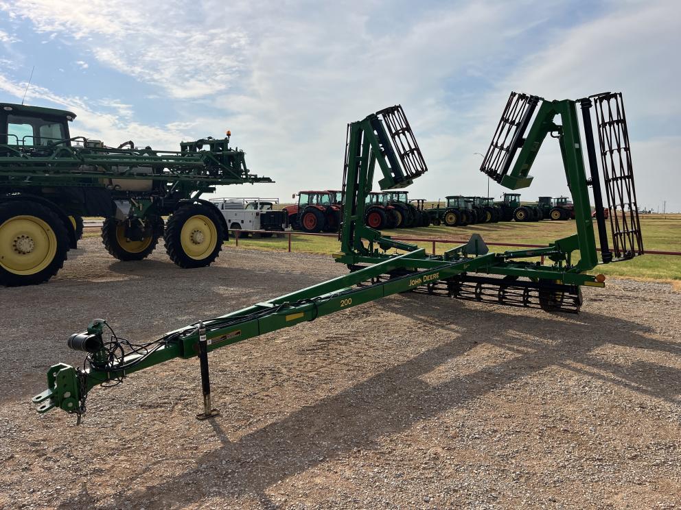Image for 2017 John Deere 200