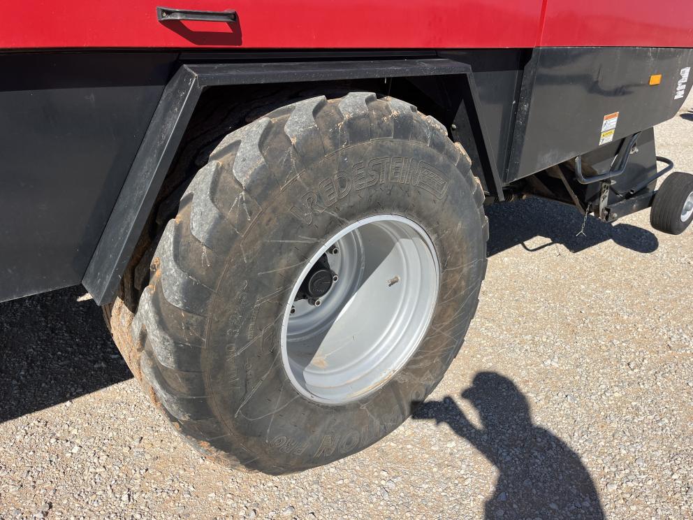 Image for 2011 Case IH LB433