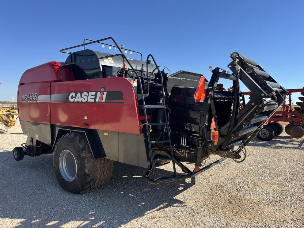 Image for 2011 Case IH LB433