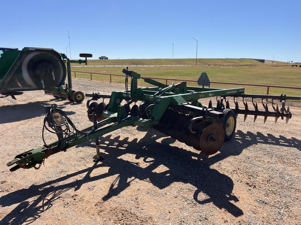 Image for 2002 John Deere 637