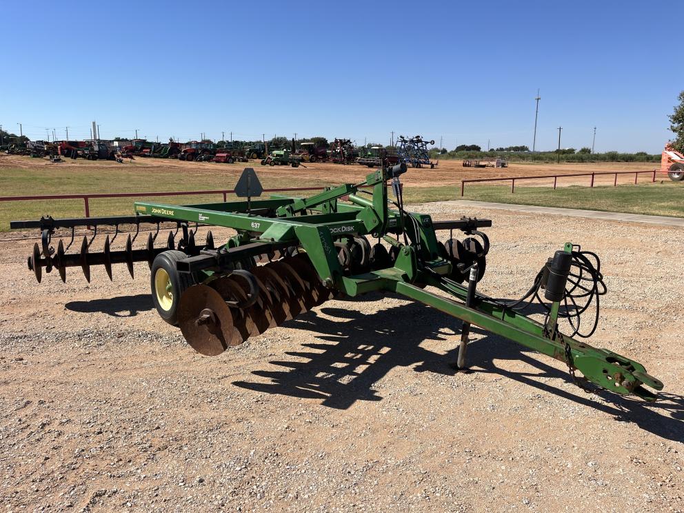 Image for 2002 John Deere 637