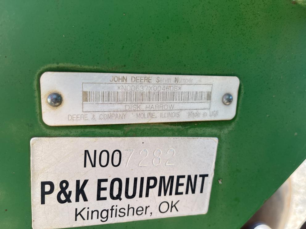 Image for 2002 John Deere 637