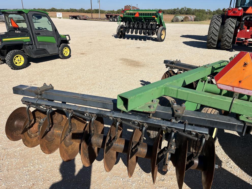 Image for 2000 John Deere 637