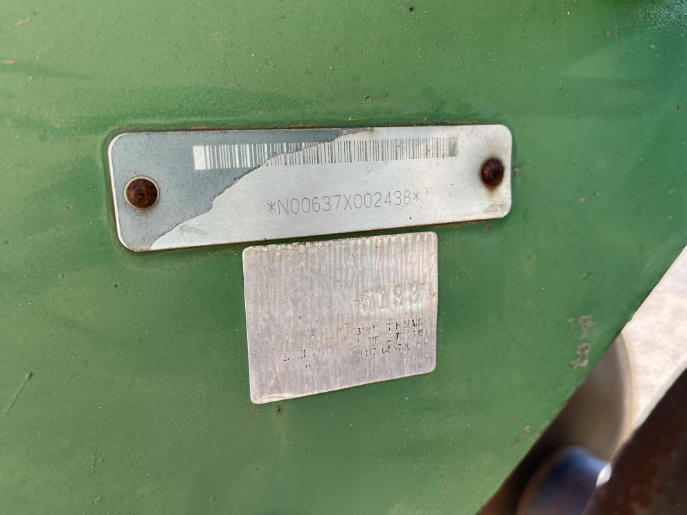 Image for 2000 John Deere 637