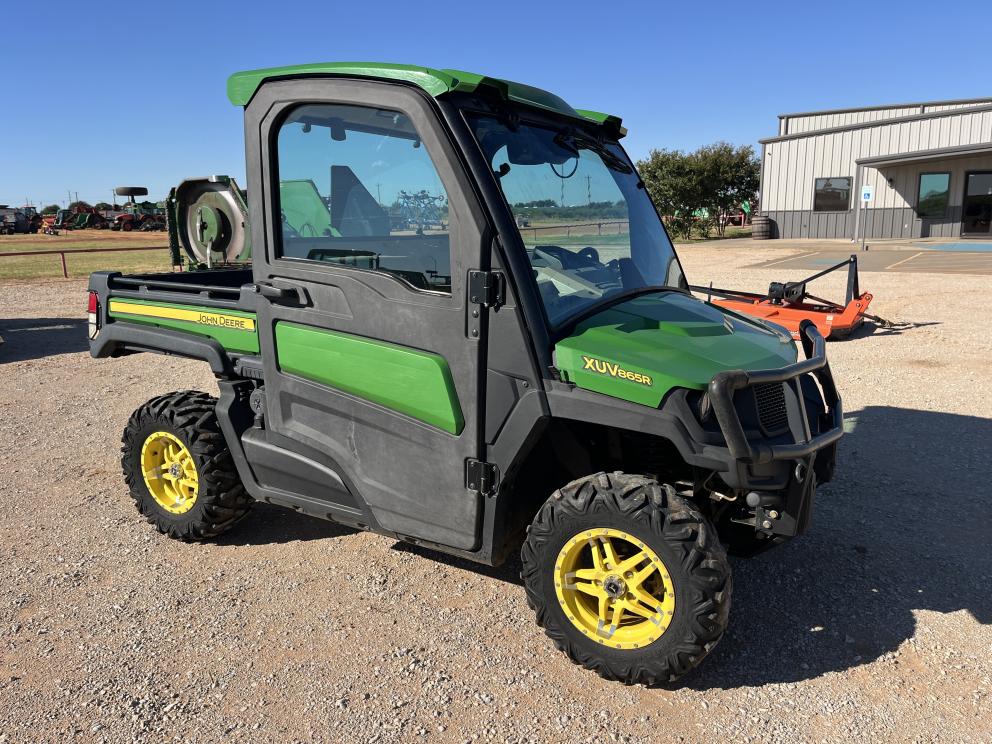 Image for 2018 John Deere Gator XUV 865R