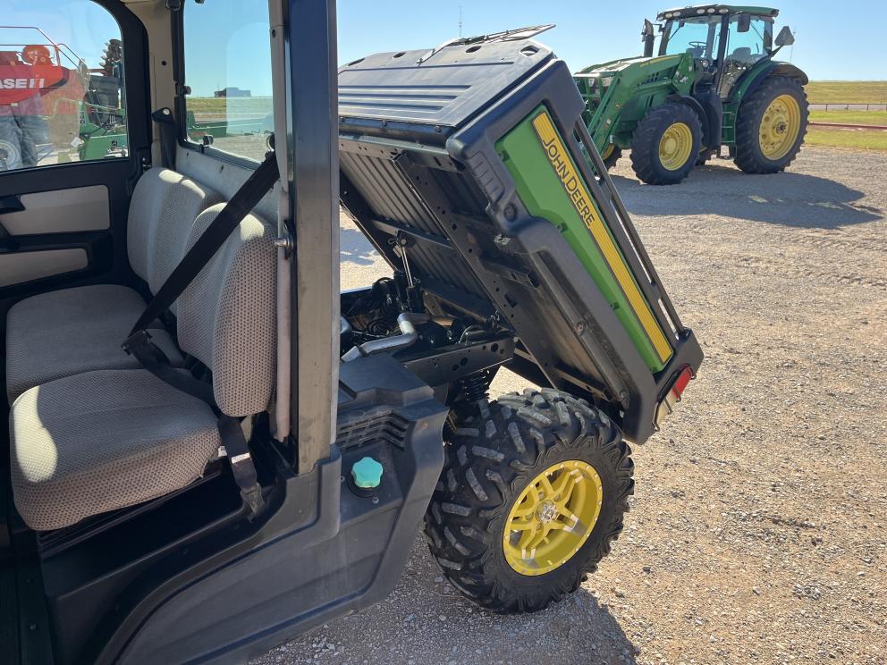 Image for 2018 John Deere Gator XUV 865R