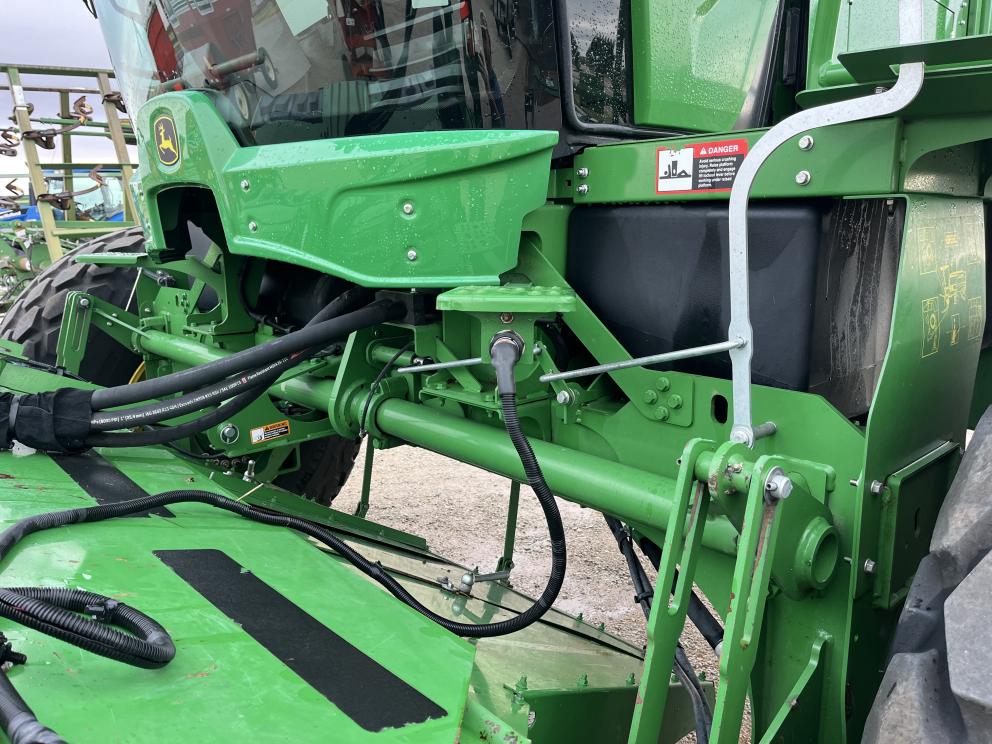 Image for 2022 John Deere W235R