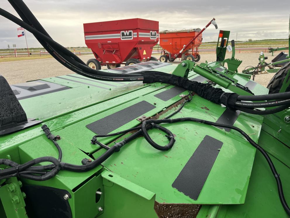 Image for 2022 John Deere W235R