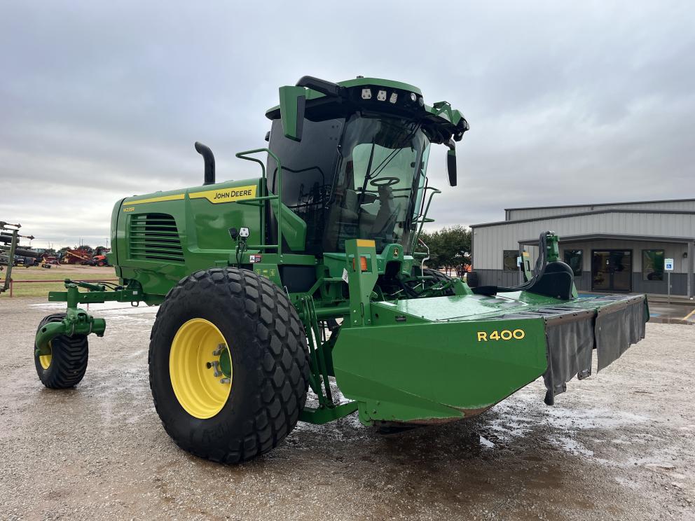 Image for 2022 John Deere W235R