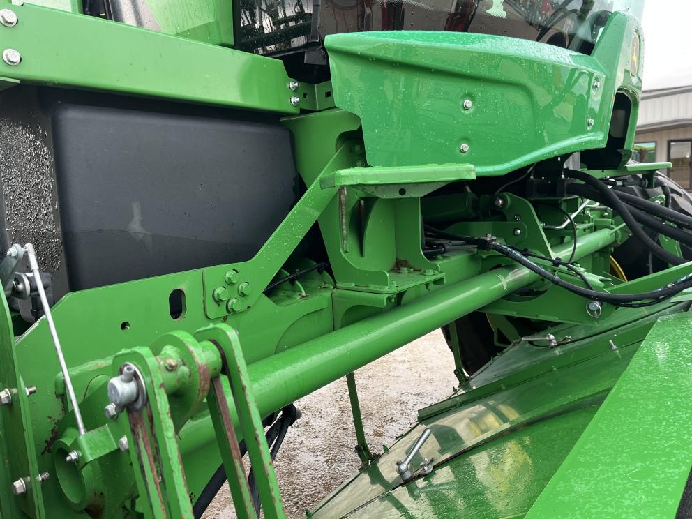 Image for 2022 John Deere W235R