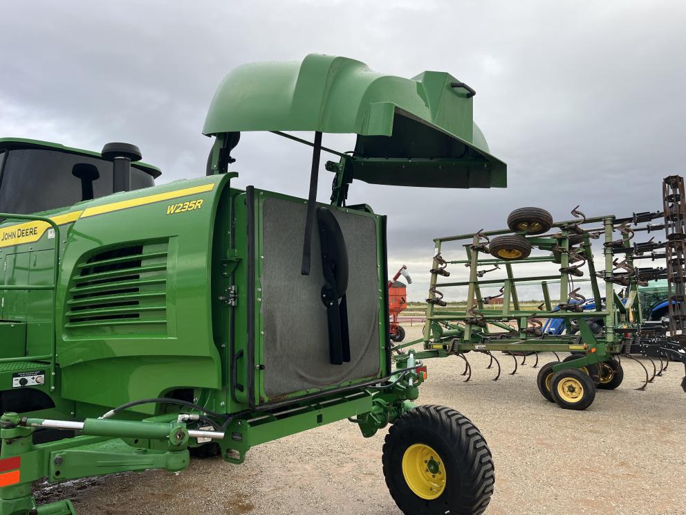 Image for 2022 John Deere W235R