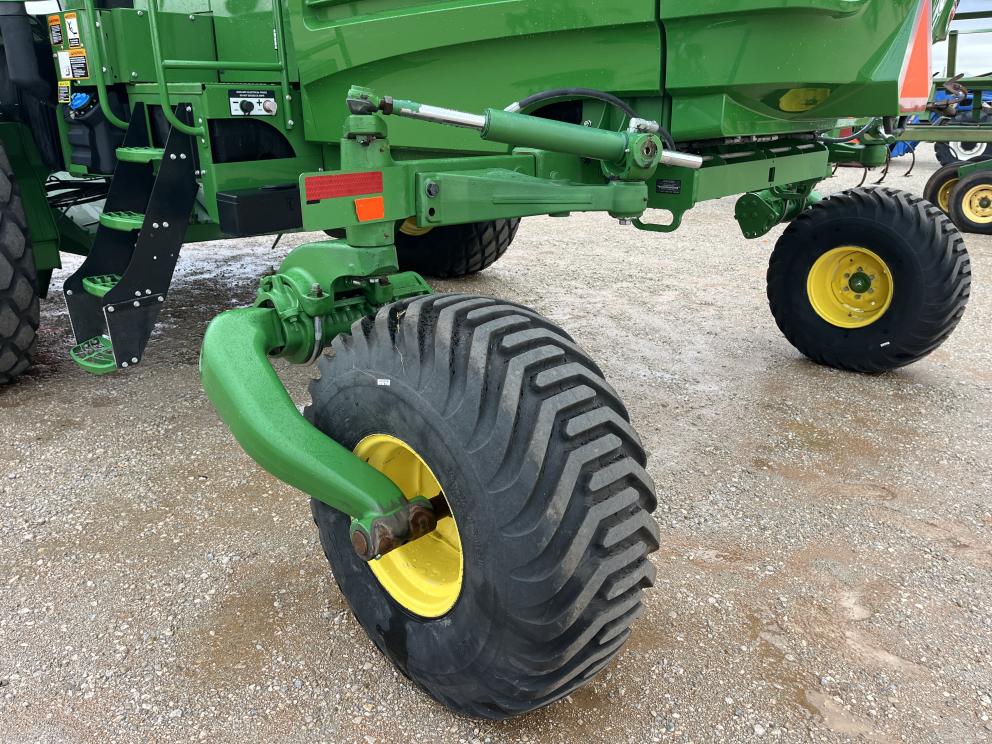 Image for 2022 John Deere W235R