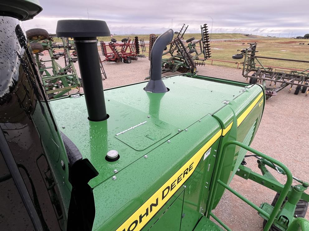 Image for 2022 John Deere W235R