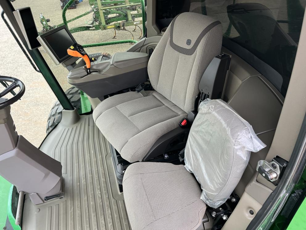 Image for 2022 John Deere W235R