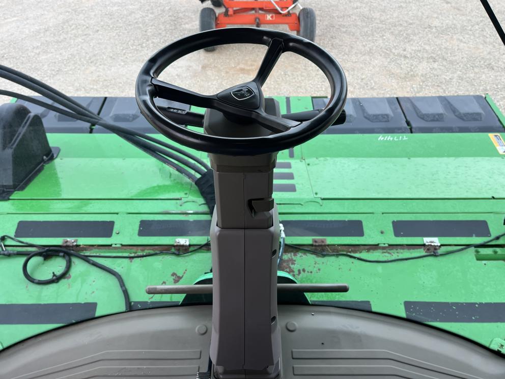 Image for 2022 John Deere W235R
