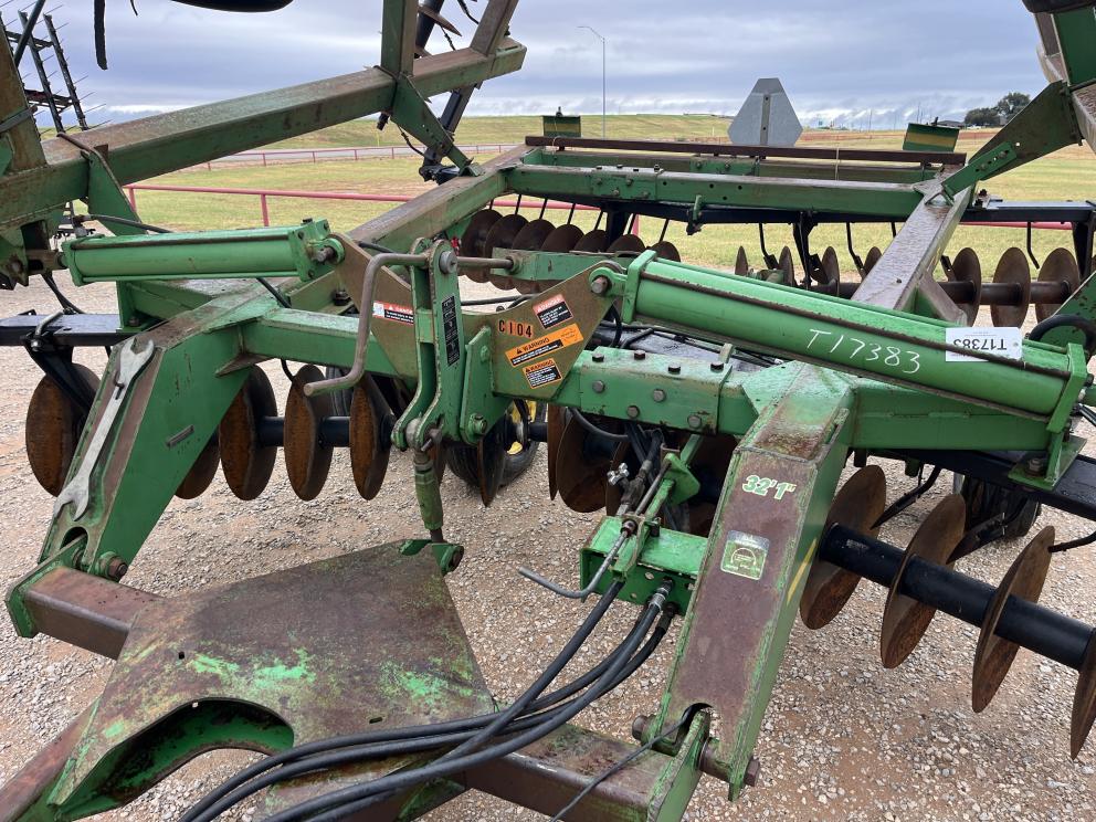 Image for 1998 John Deere 637