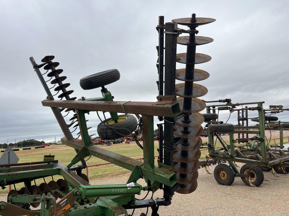 Image for 1998 John Deere 637
