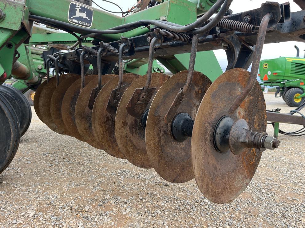 Image for 1998 John Deere 637