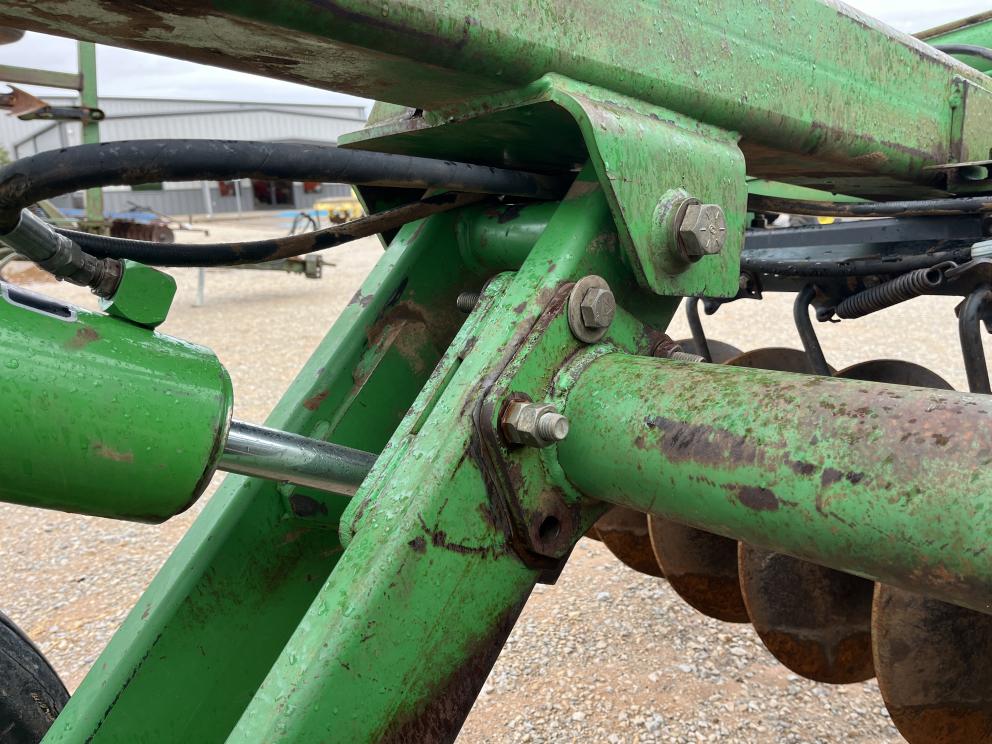 Image for 1998 John Deere 637