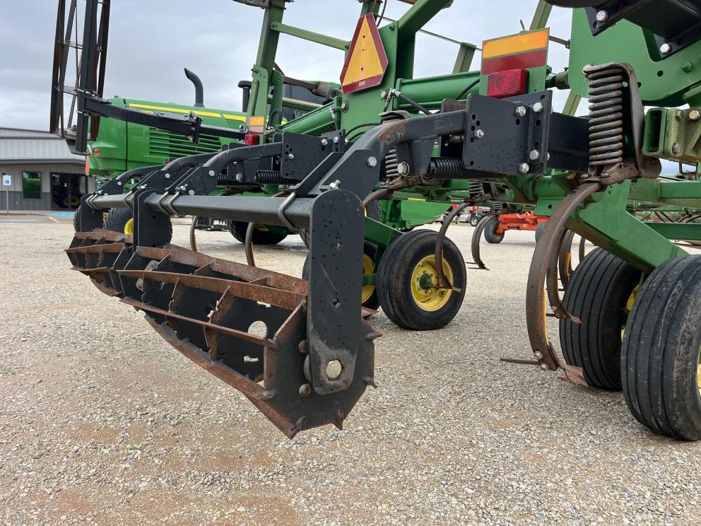 Image for 2006 John Deere 2210