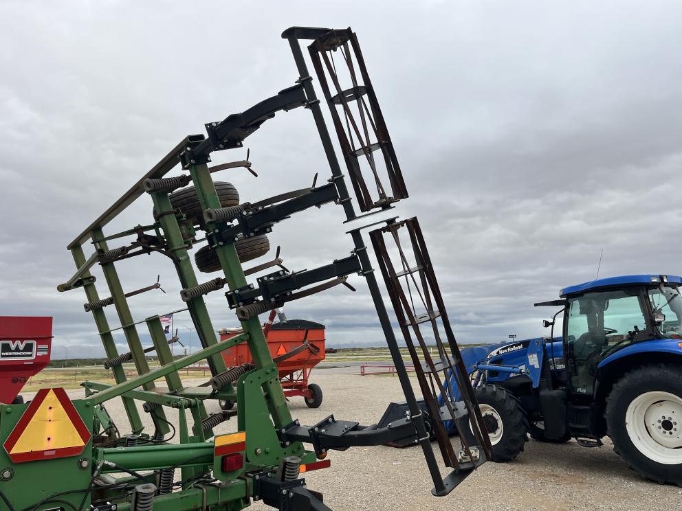 Image for 2006 John Deere 2210