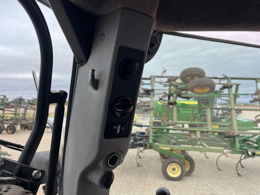 Image for 2005 New Holland TS115A