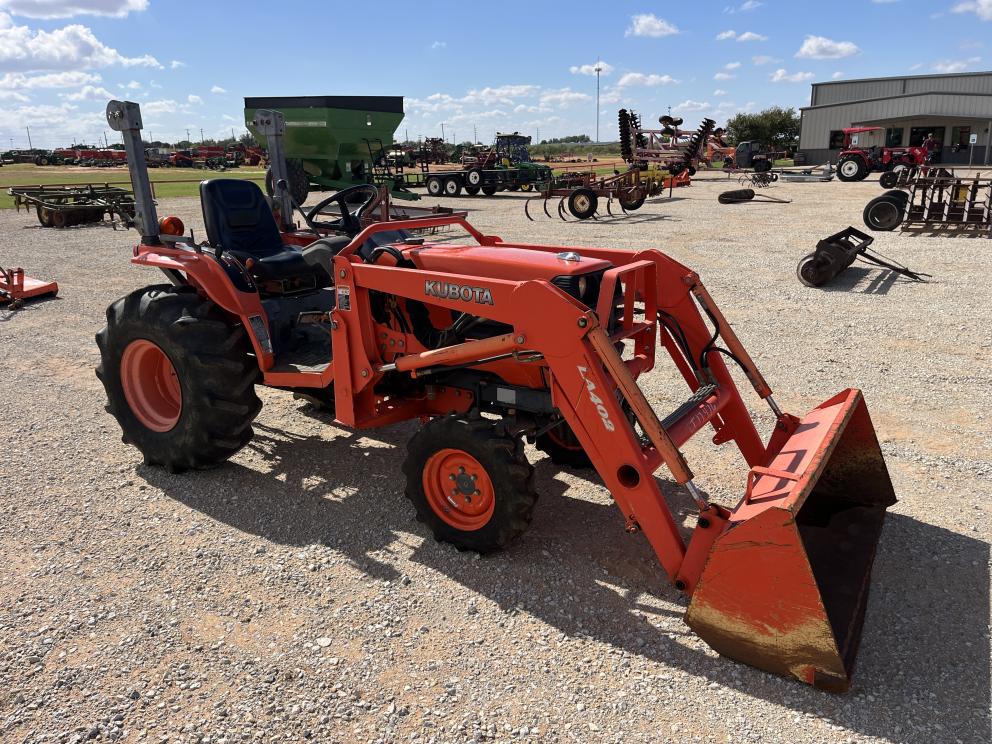 Image for 2006 Kubota B7800