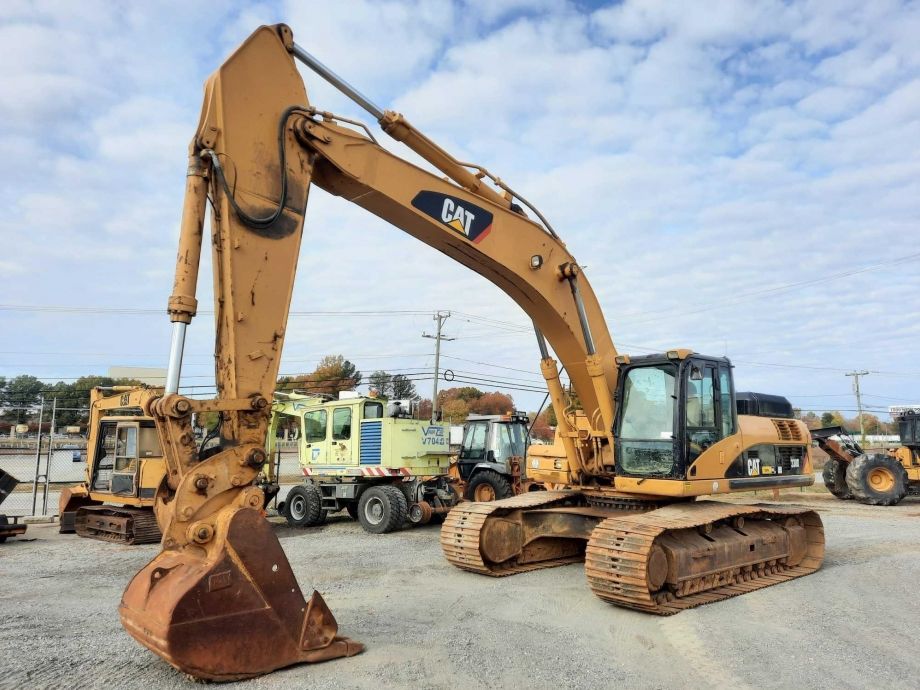 Image for Caterpillar 330DL Excavator | Complete Rebuild in 2017 | 43” Quick Disconnect Bucket