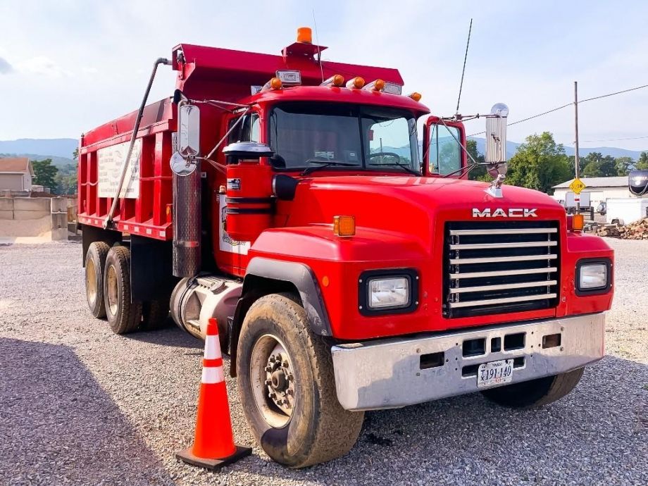 Image for 1996 Mack RD688S Tandem Axle Dump Truck