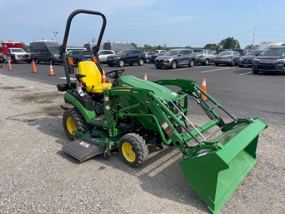 Image for 2019 John Deere 1025R 4WD Tractor with 120R Loader