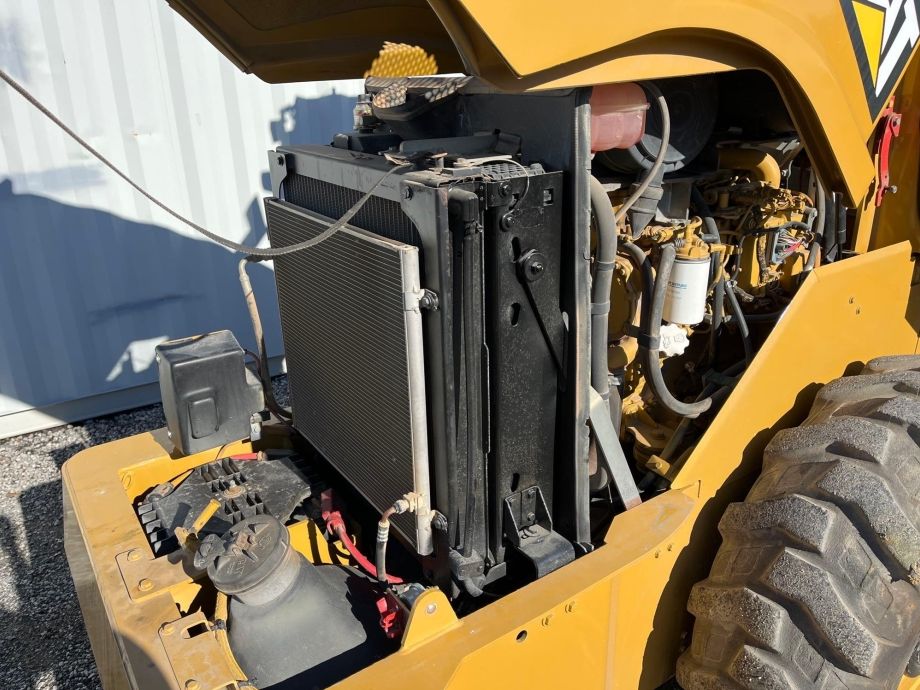 Image for 2011 Caterpillar CP44 Pad Foot Roller