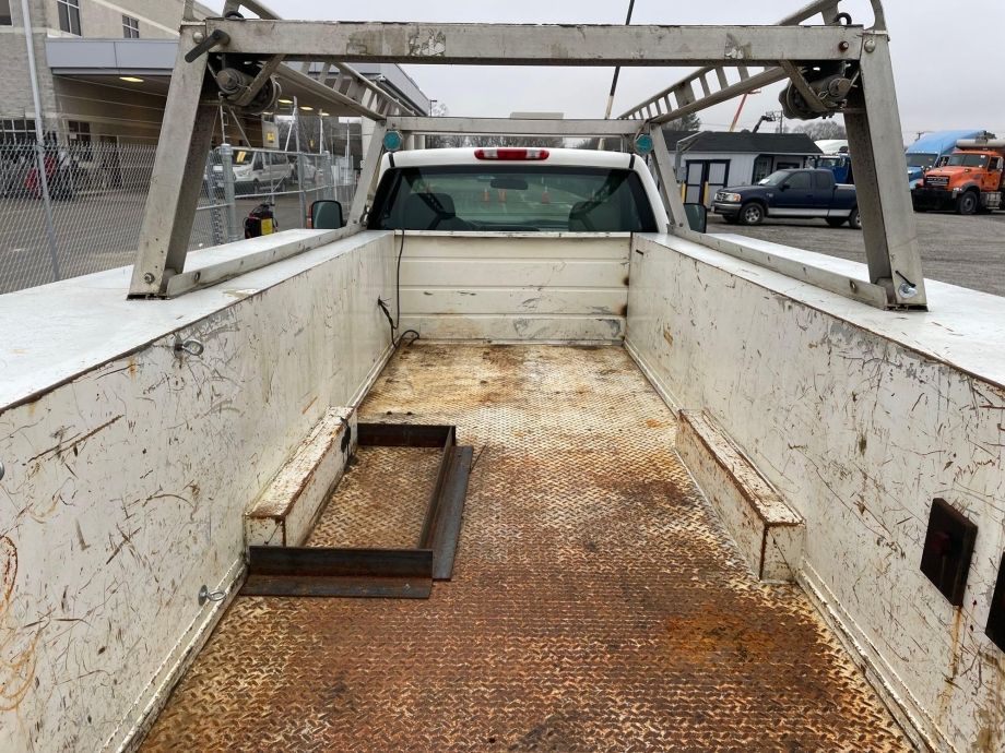 Image for 2013 GMC 3500 Utility Body Truck