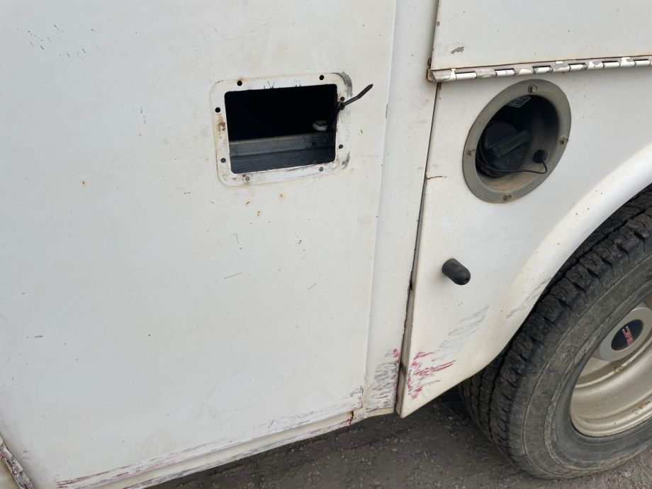 Image for 2013 GMC 3500 Utility Body Truck