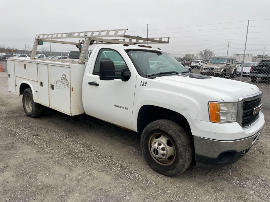Image for 2013 GMC 3500 Utility Body Truck
