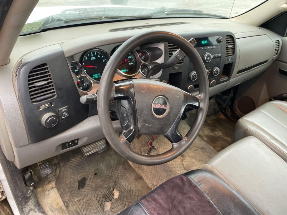 Image for 2013 GMC 3500 Utility Body Truck