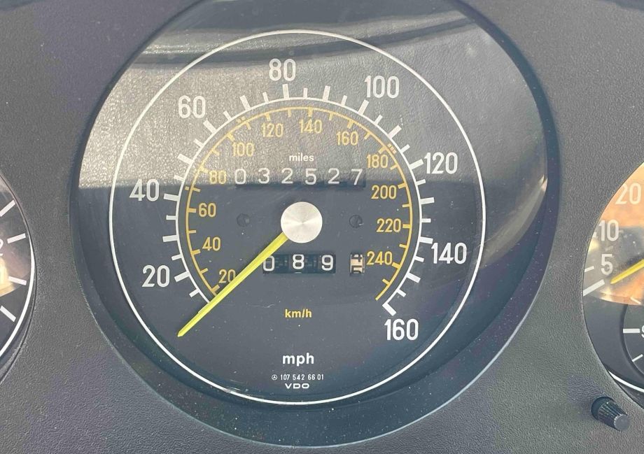 Image for 1985 Mercedes-Benz 380SL Coupe