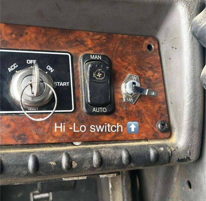 Image for 2005 Kenworth T800 Tri Axle Dump Truck