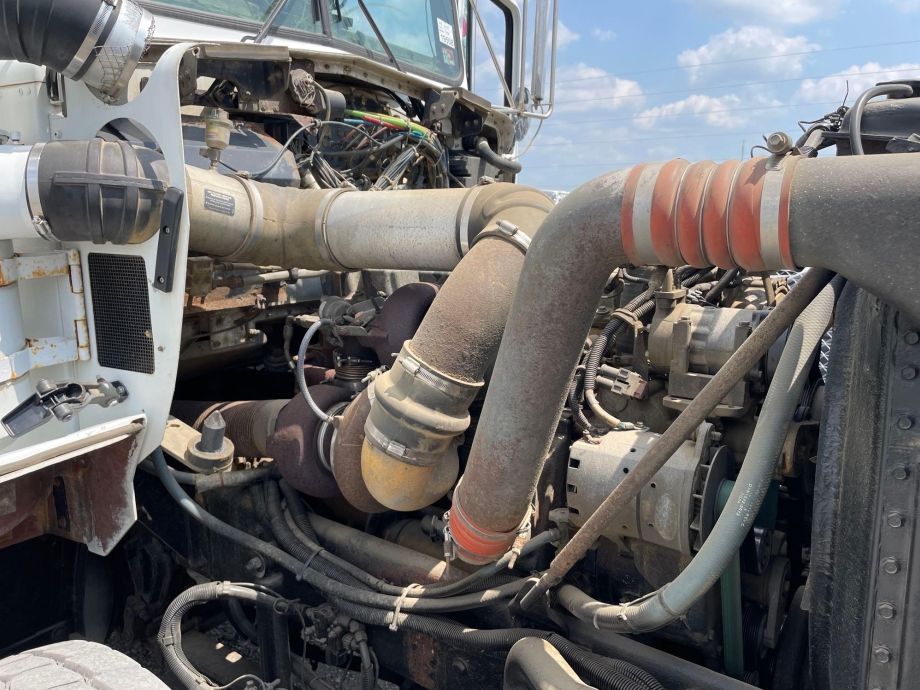 Image for 2005 Kenworth T800 Tri Axle Dump Truck