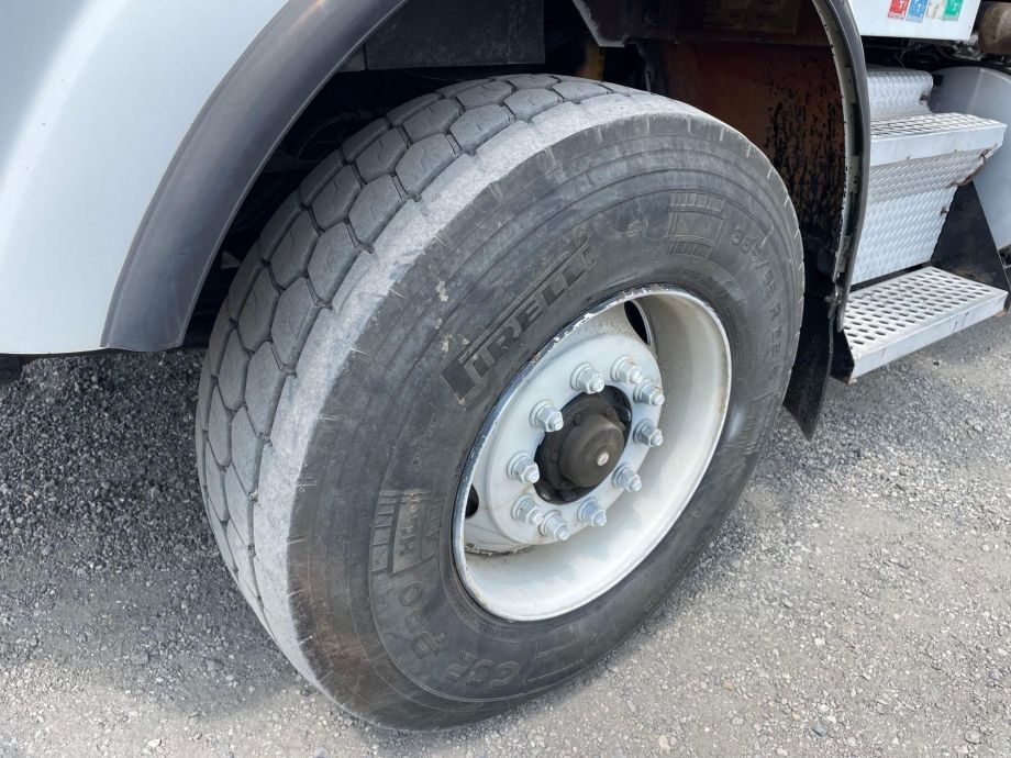 Image for 2005 Kenworth T800 Tri Axle Dump Truck