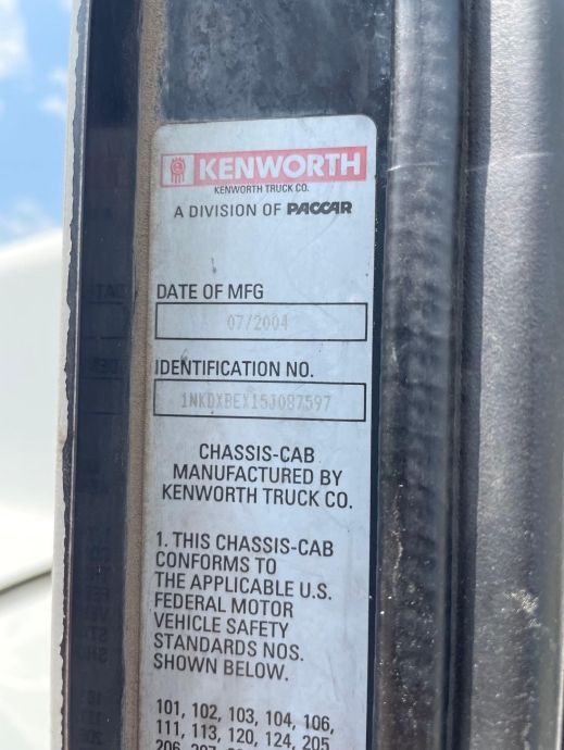 Image for 2005 Kenworth T800 Tri Axle Dump Truck