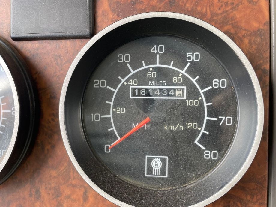 Image for 2005 Kenworth T800 Tri Axle Dump Truck